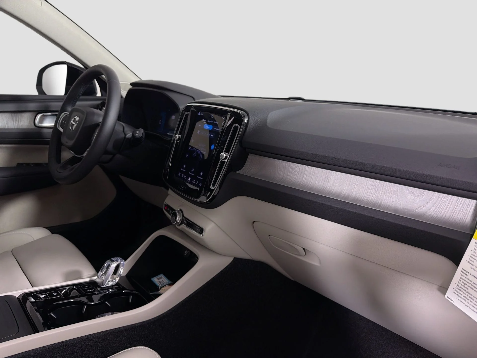 New 2026 Crystal White Volvo Plus image 27