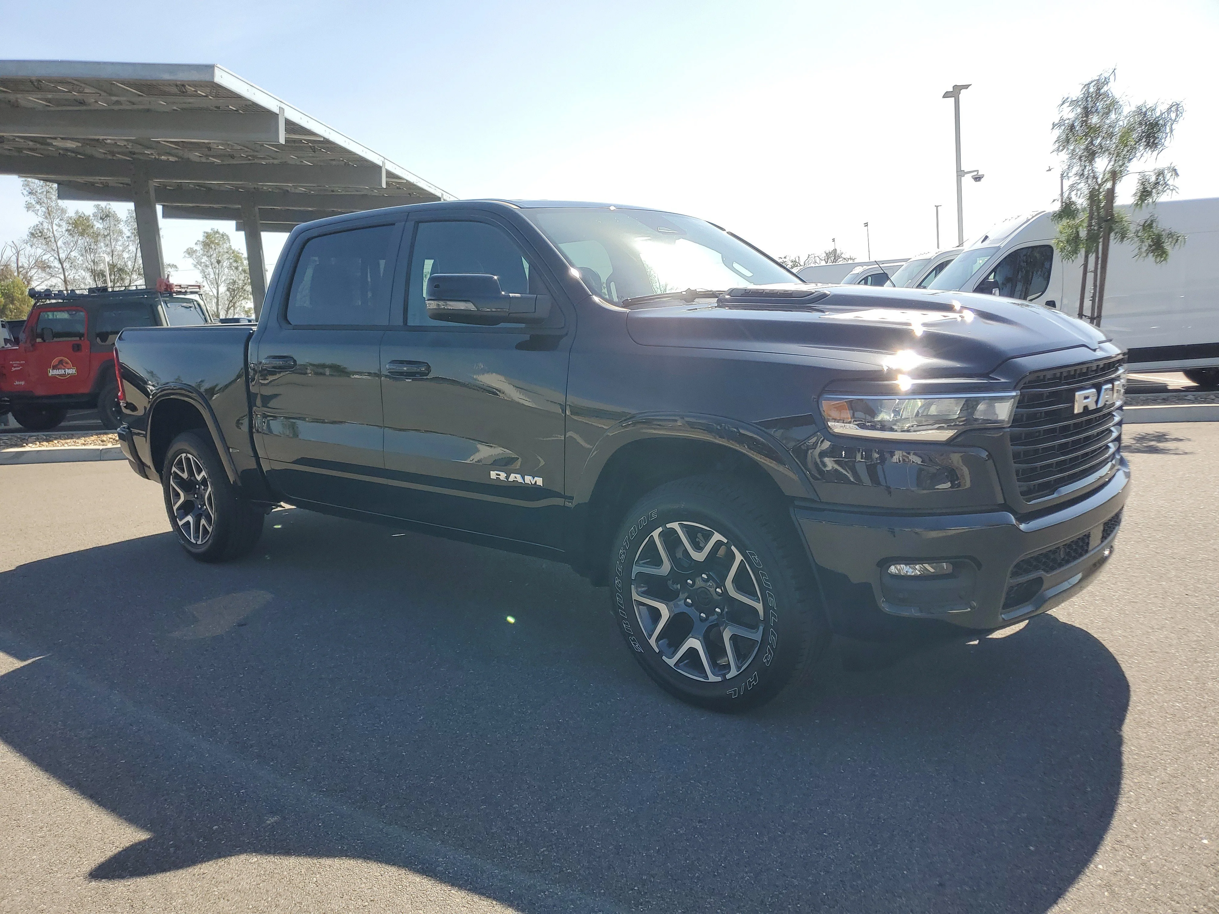 New 2026 Diamond Black Crystal Pearl-Coat Exterior Paint RAM Laramie image 8