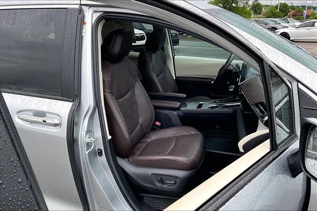 Used 2023 Silver Toyota Platinum image 29