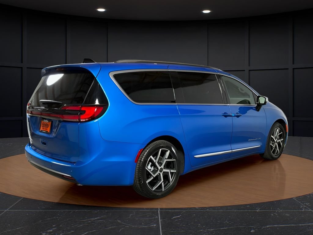 New 2027 Hydro Blue Pearl-Coat Exterior Paint Chrysler Pinnacle image 5