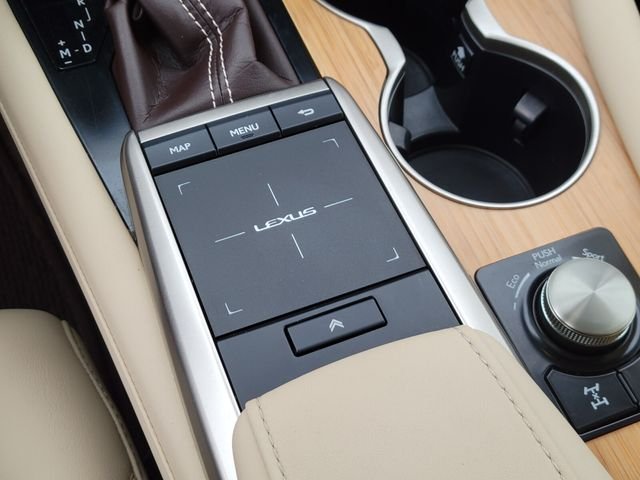 Used 2020 White Lexus 350L image 28