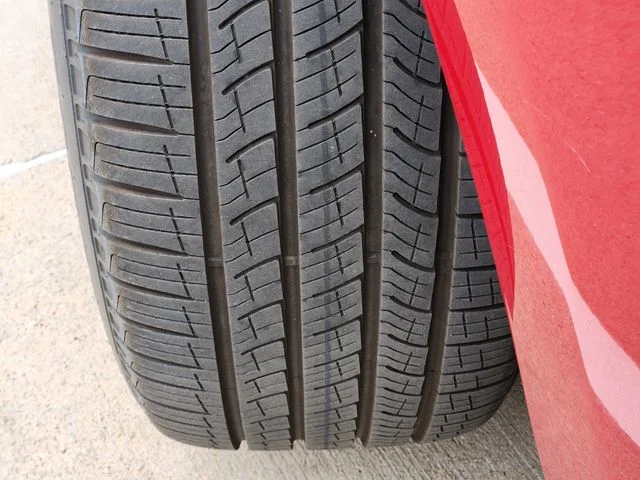 Used 2025 Red Land Rover S image 11