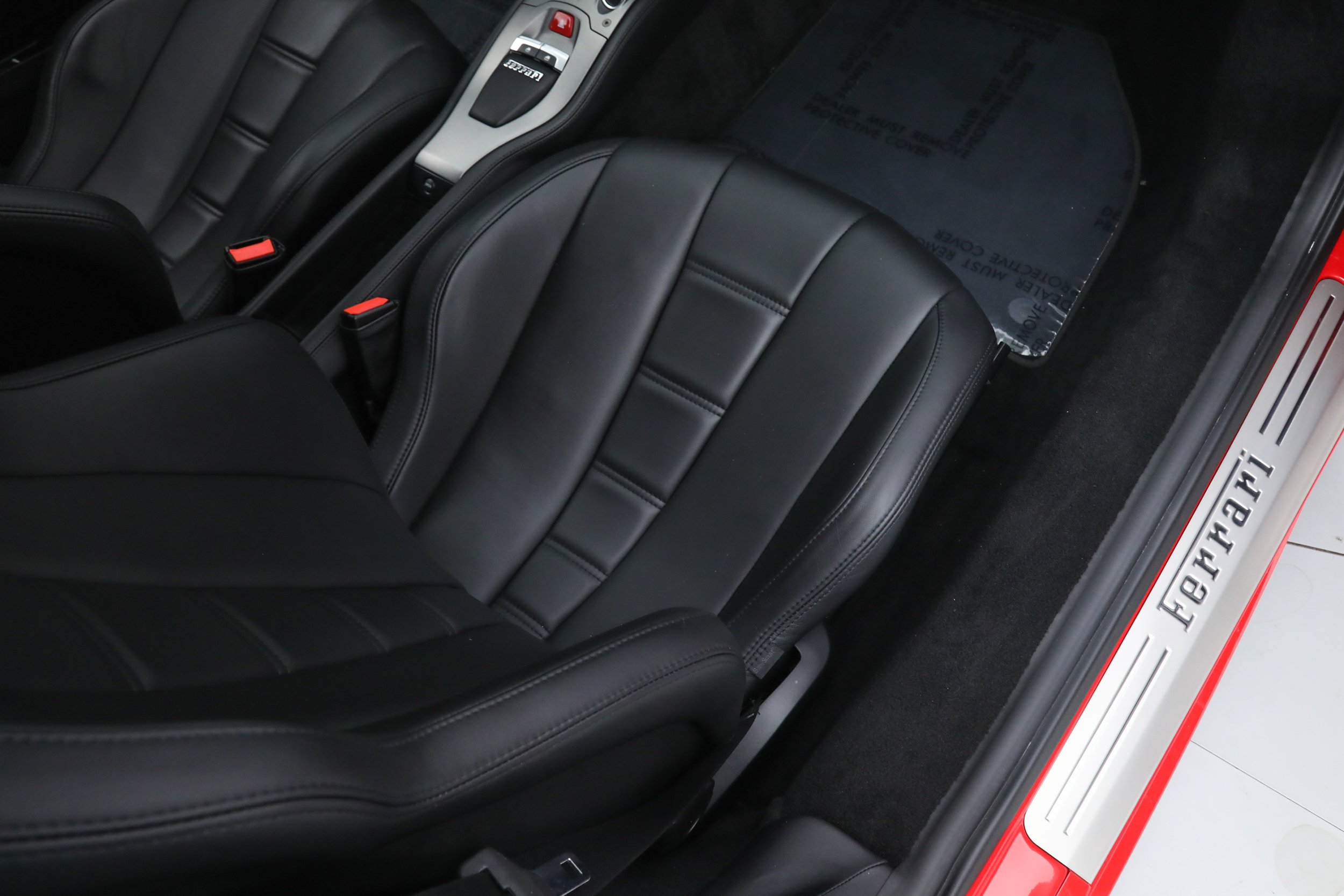 Used 2015 Red Ferrari  image 22