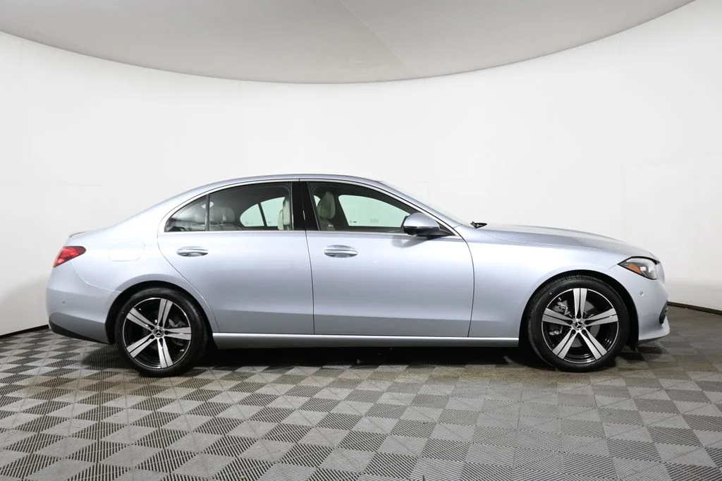 Used 2026  Mercedes-Benz C 300 image 8
