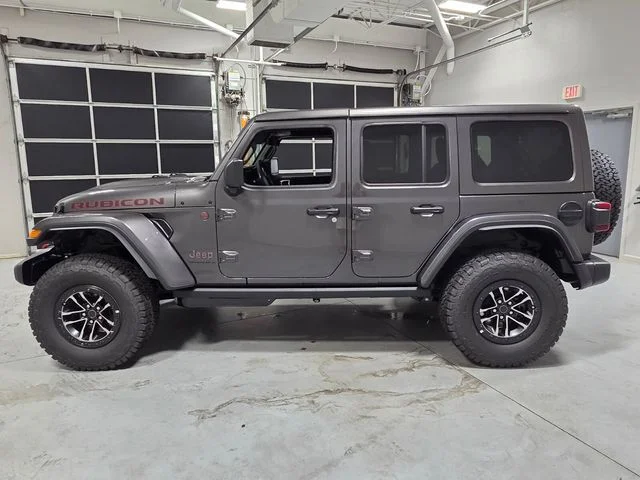 New 2026 Granite Crystal Metallic Clear-Coat Exterior Paint Jeep Rubicon image 4