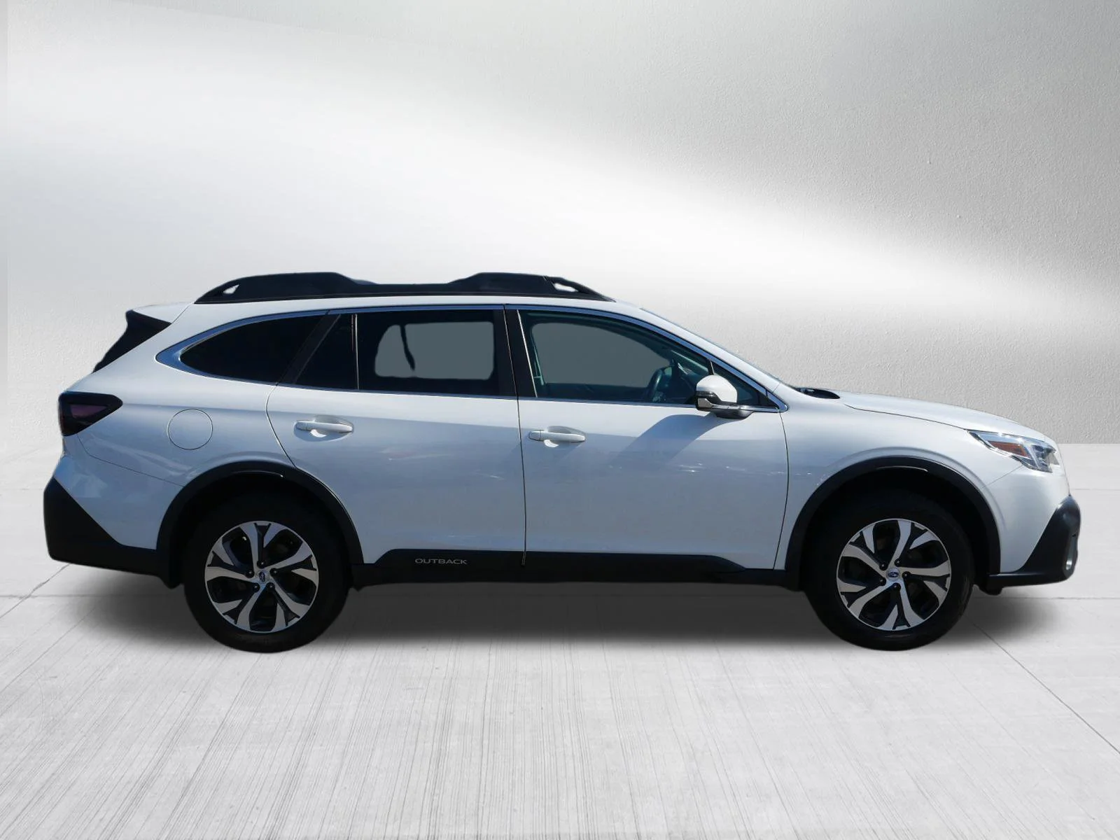 Used 2020 Crystal White Pearl Subaru Limited image 8