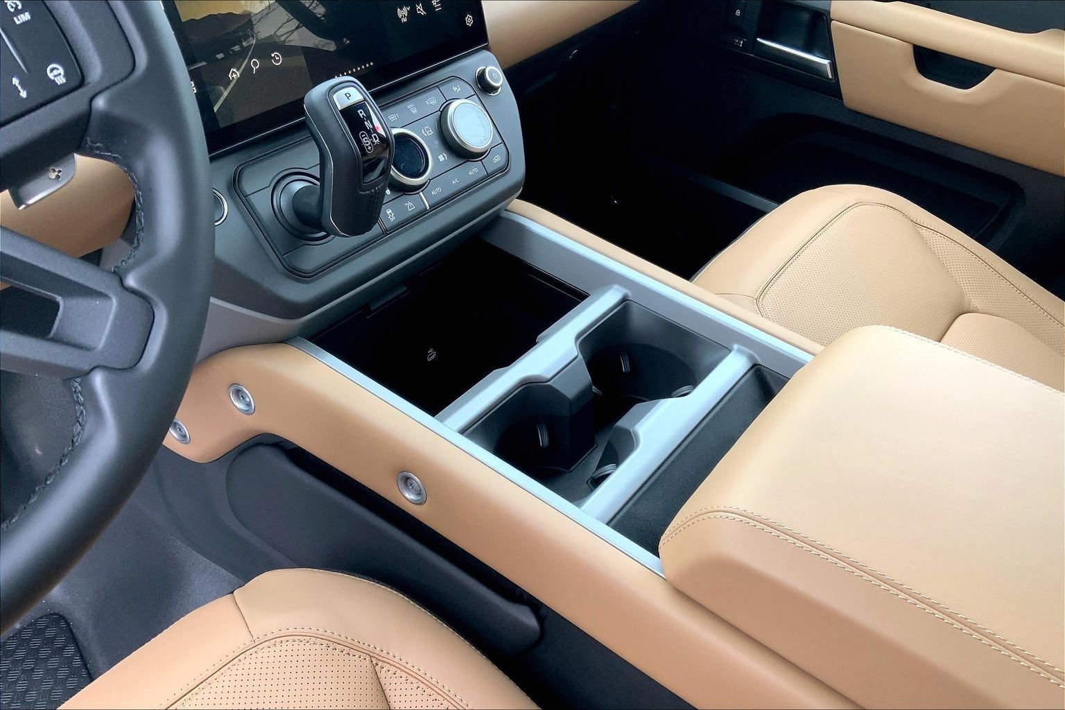 New 2026 Santorini Black Land Rover V8 image 7