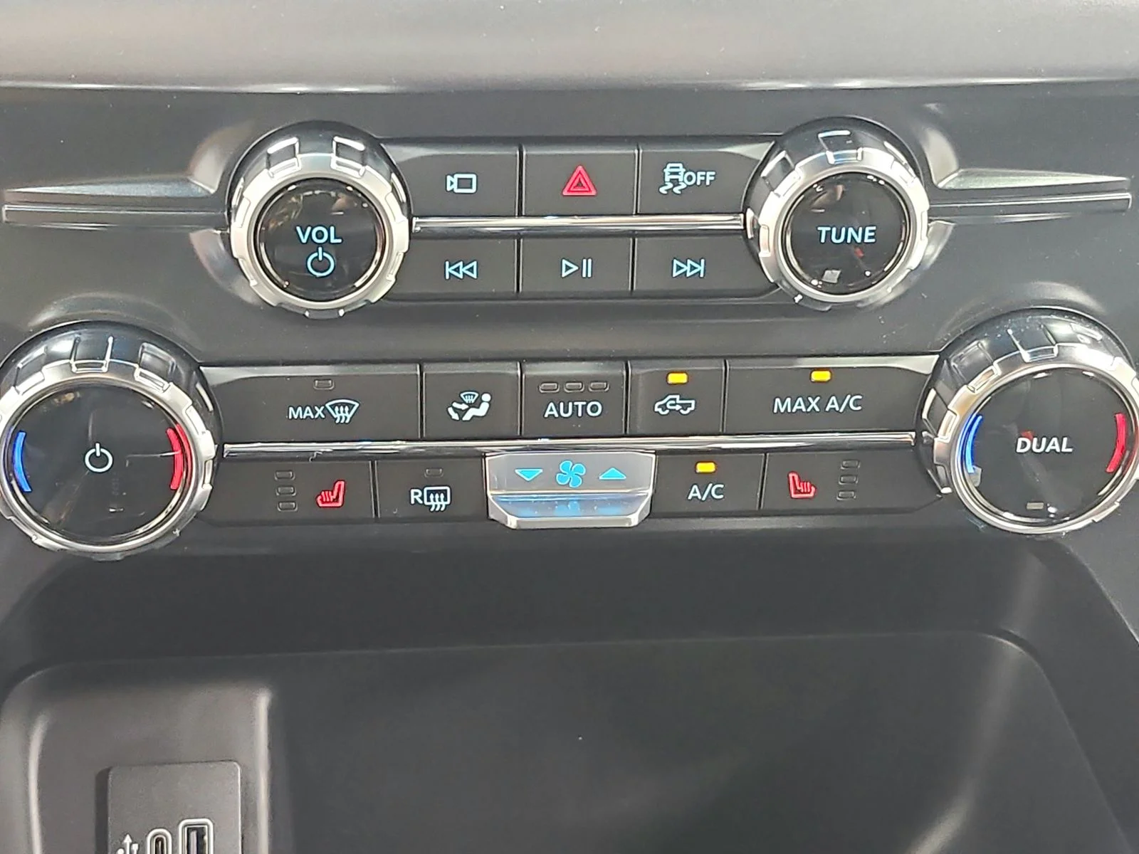 New 2026 Oxford White Ford XLT image 35