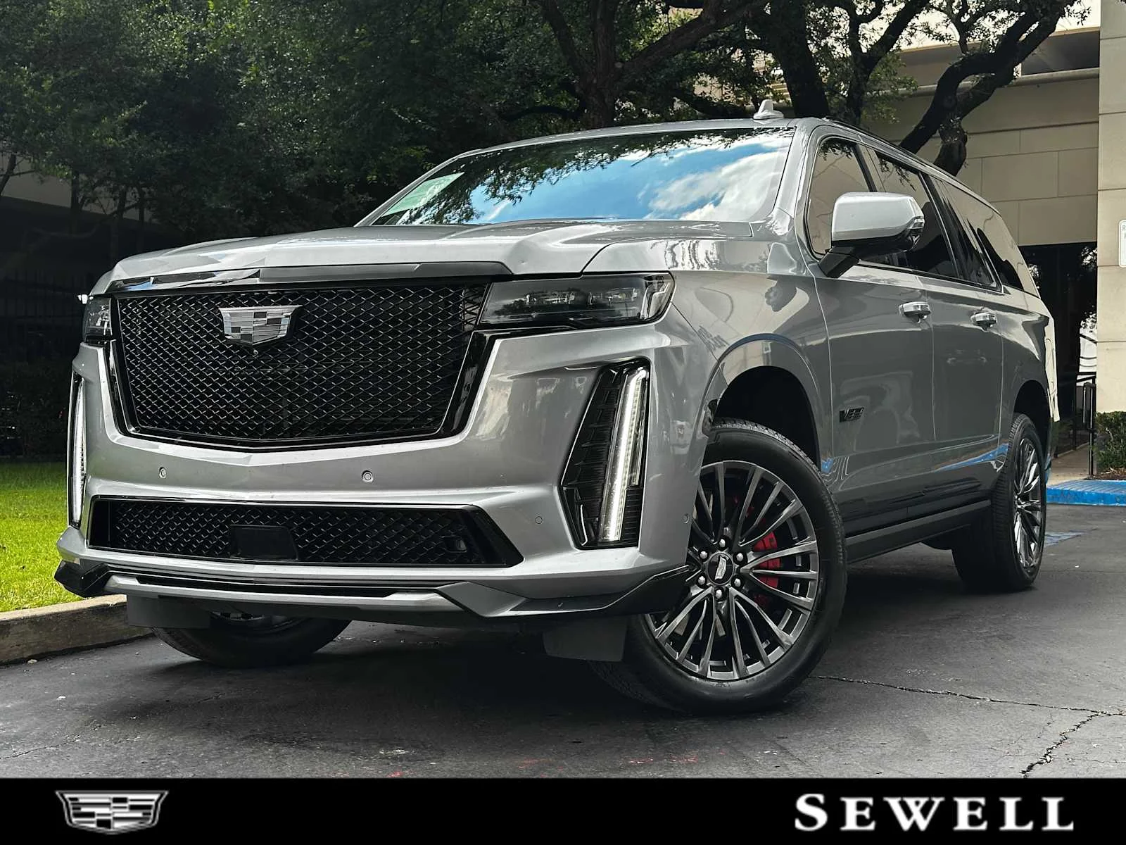 2023 Cadillac Escalade ESV V-Series's photo