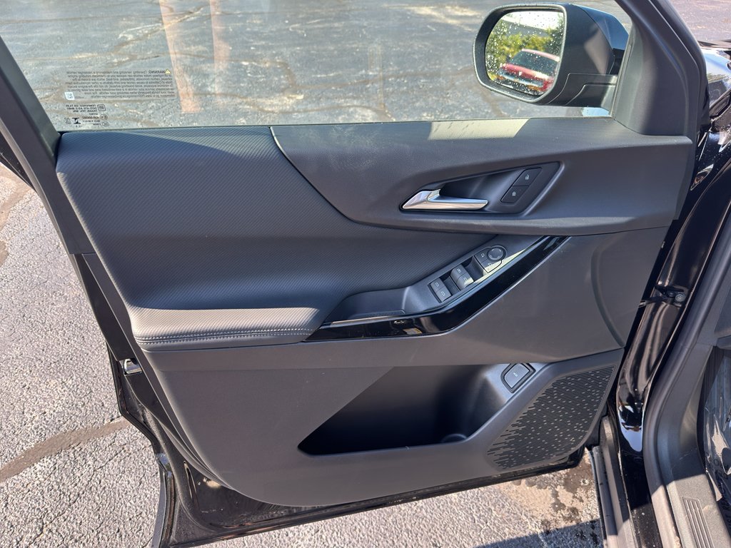 2027 Chevrolet Equinox LT - Photo 27