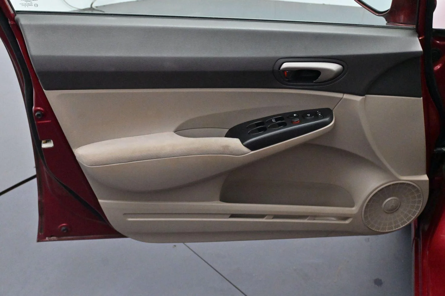 Used 2011 Tango Red Pearl Honda LX image 10