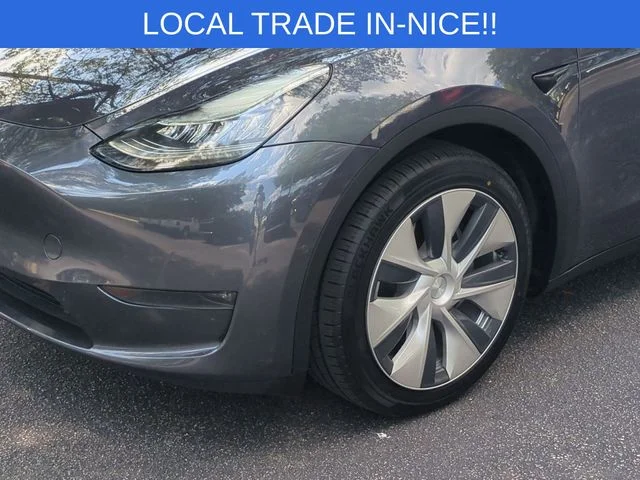 Used 2020  Tesla Long Range image 9