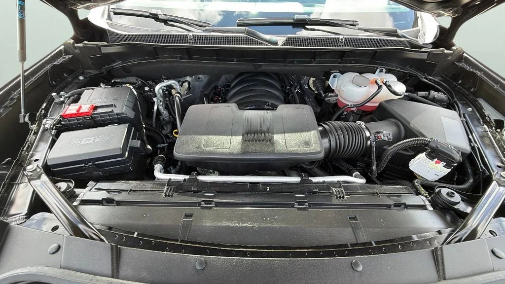 Used 2025 Black Chevrolet LS image 37
