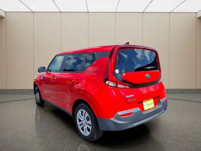 Used 2021 Red Kia LX image 9