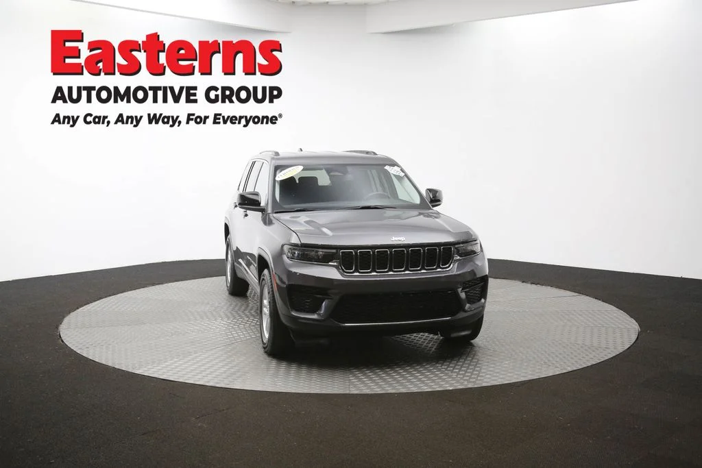 Used 2023 Gray Jeep Laredo image 51