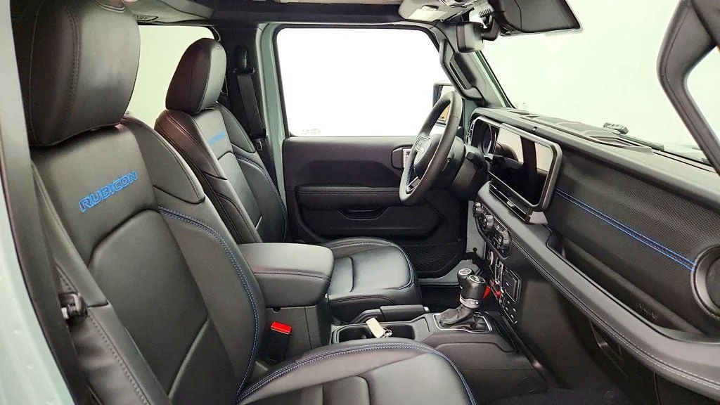 Used 2024 Earl Clearcoat Jeep Rubicon X 4xe w/ Nappa Leather, Steel Bumpers & Off-Road Camera image 25