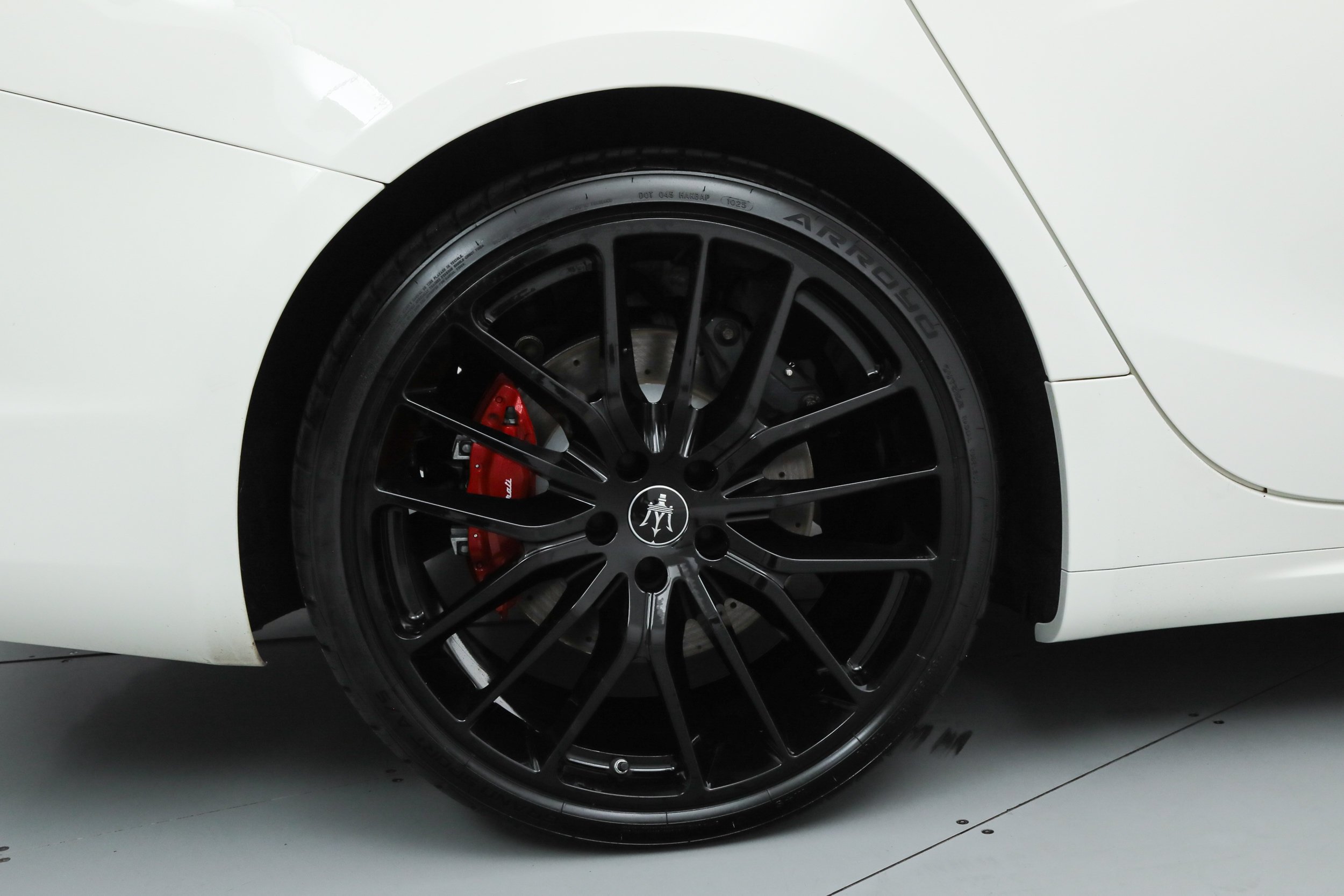 Used 2023 White Maserati Modena image 19