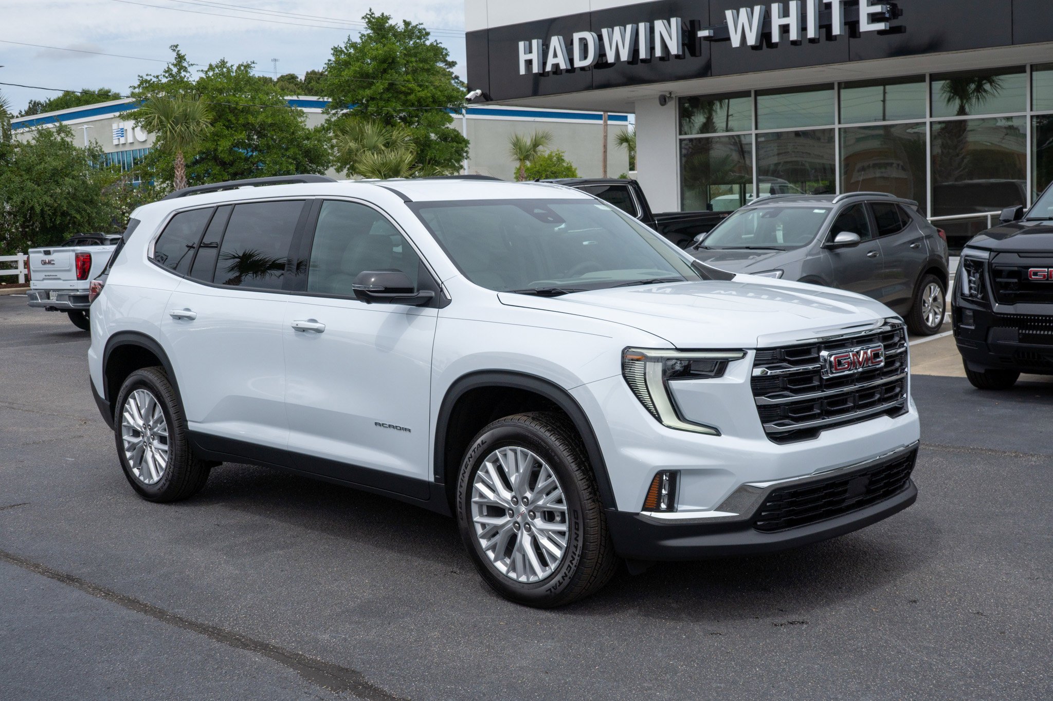 2026 GMC Acadia Elevation FWD's photo