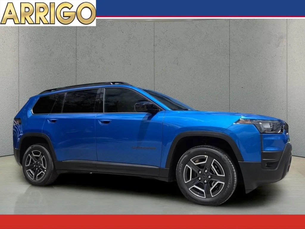 2026 Jeep Cherokee Laredo HEV 4X4's photo