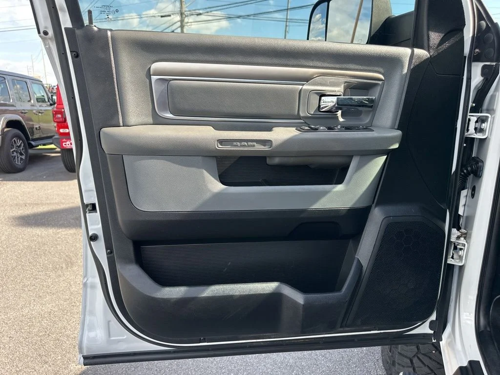Used 2017 White Ram SLT image 25