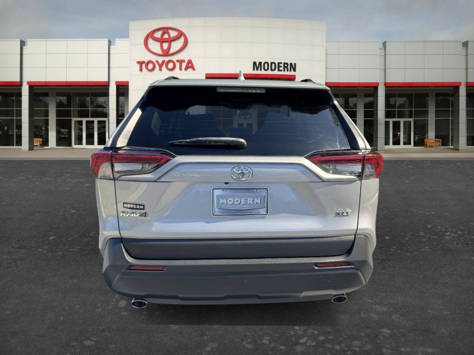 Used 2021 Silver Sky Metallic Toyota XLE image 6