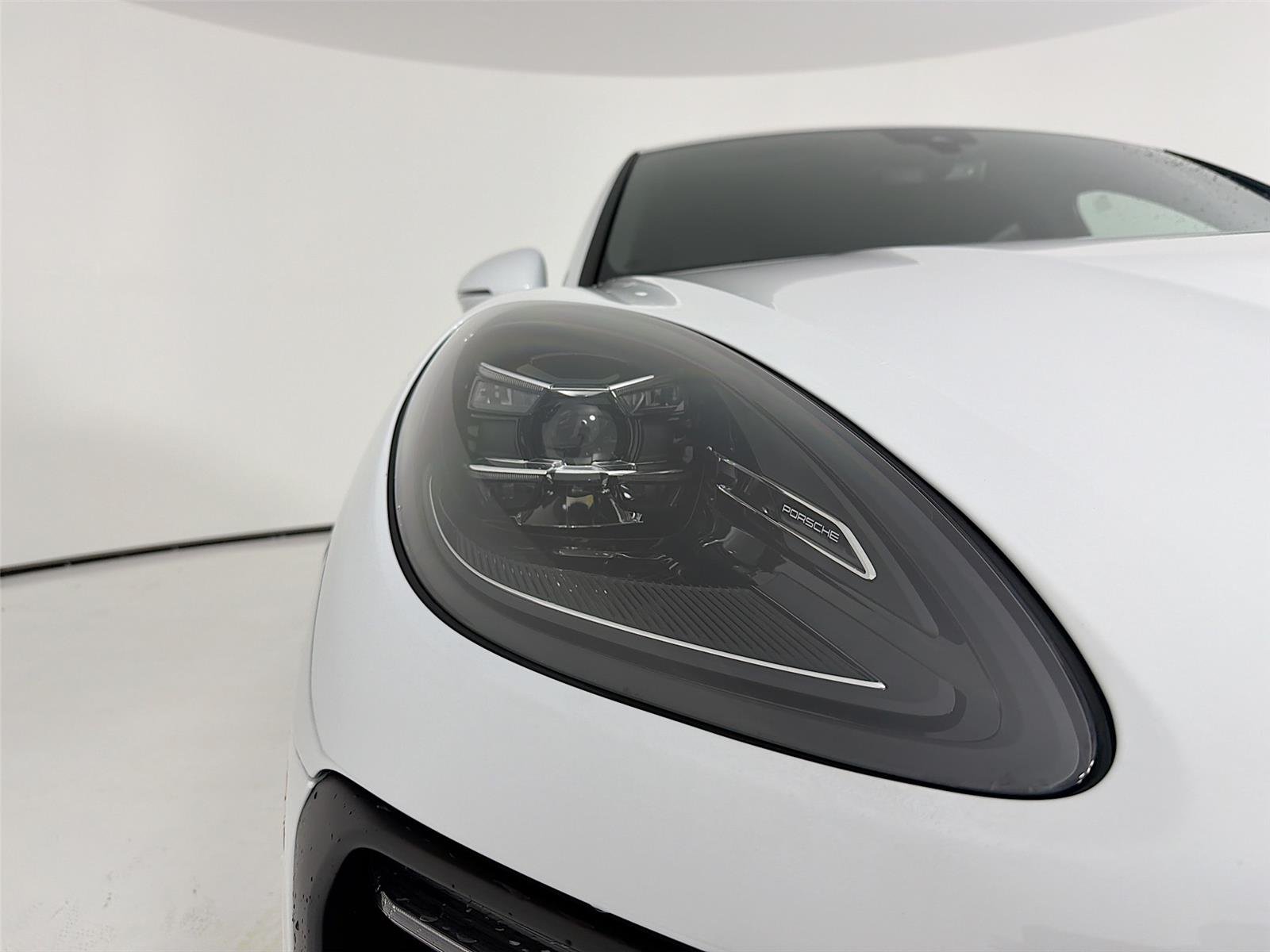 Used 2025 White Porsche  image 32