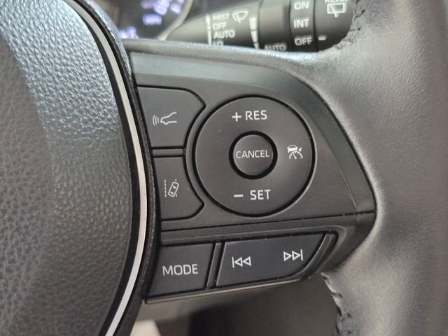 Used 2021 Silver Toyota XLE Premium image 25