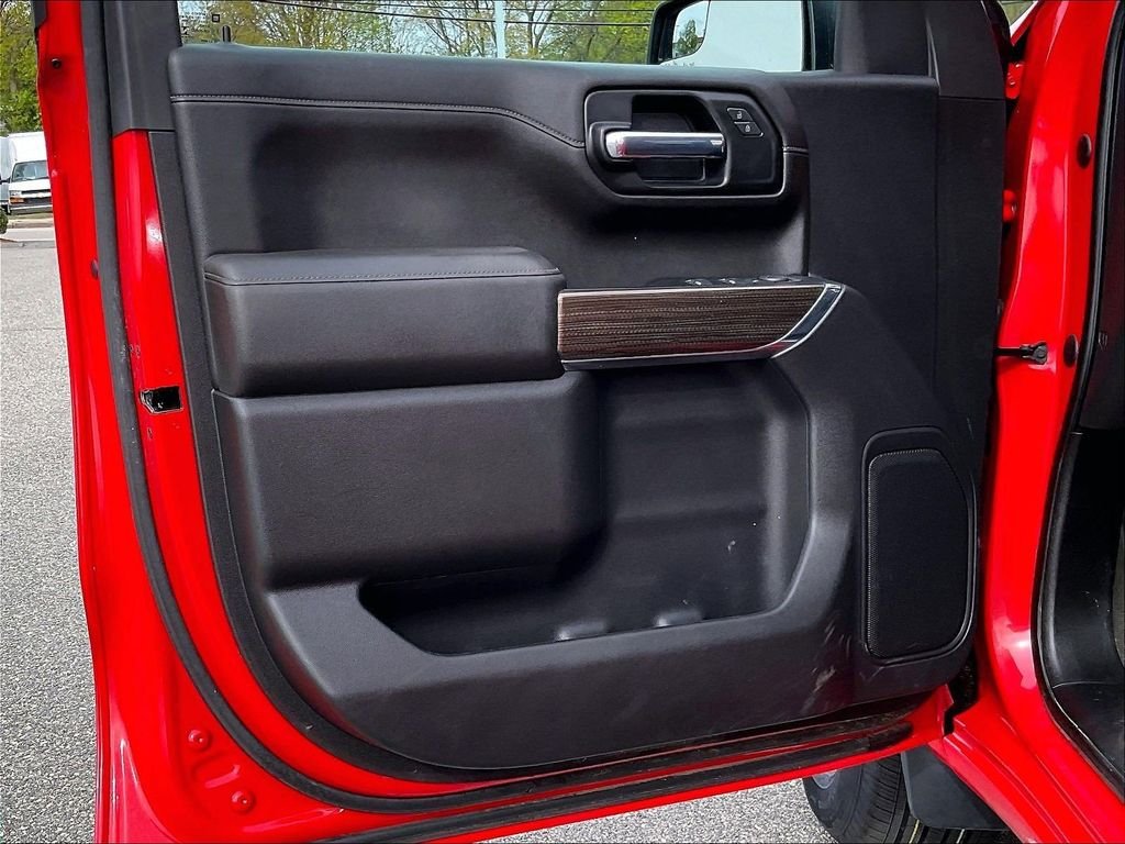 Used 2022 Red Chevrolet LT image 9