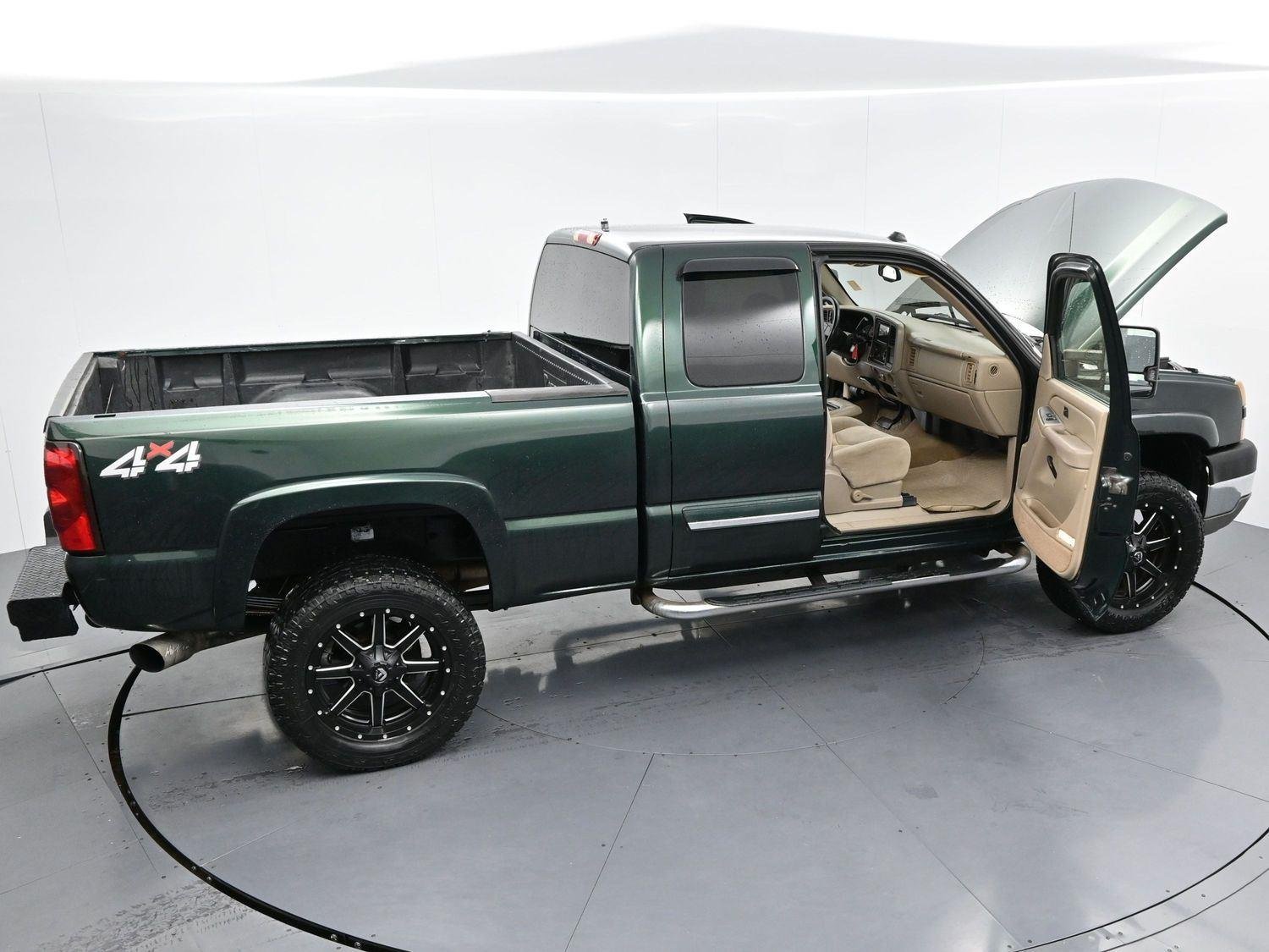 Used 2005 Dark Green Metallic Chevrolet LS image 30
