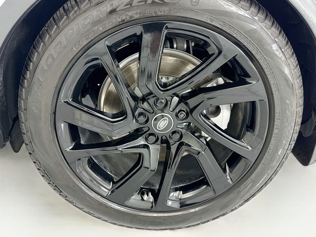 Certified Used 2025 Fuji White Land Rover S image 30