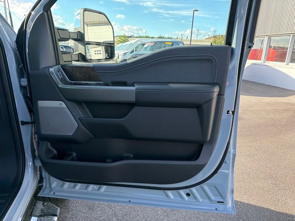 New 2026 Glacier Gray Metallic Tri-Coat Ford F-250® Lariat® image 5