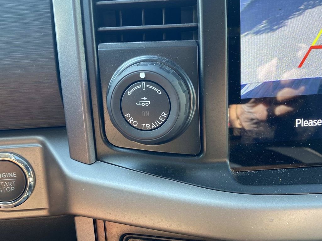 Certified Used 2024 Avalanche Ford XLT image 33