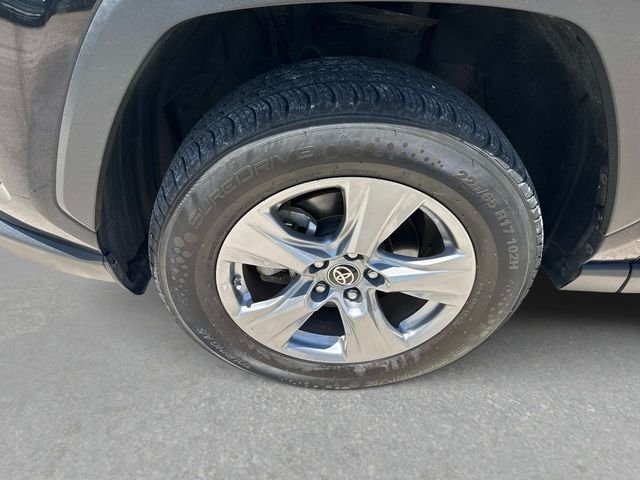 Used 2022 Black Toyota LE image 10
