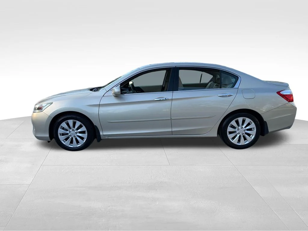 Used 2015 Beige Honda EX-L image 4
