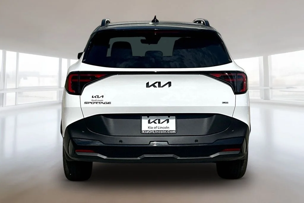 New 2027 Glacial White Pearl / Black Ro Kia X-Line image 4