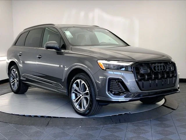 2026 Audi Q7 45 Premium Plus