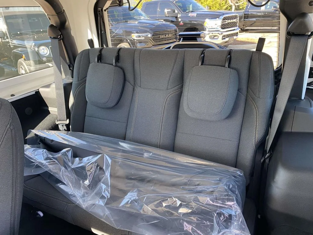 New 2026 Bright White Clear-Coat Exterior Paint Jeep Sport S image 9