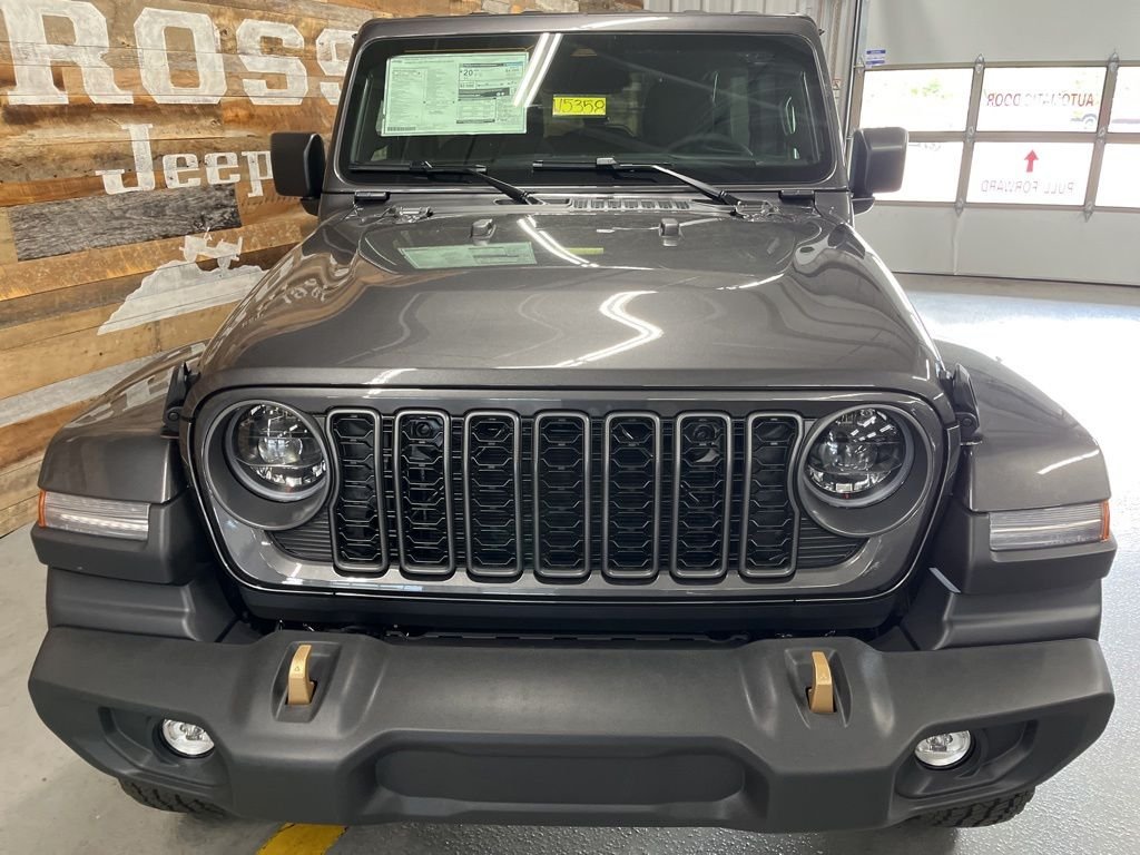 New 2026 Granite Crystal Metallic Clearcoat Jeep 85th Anniversary Edition image 8