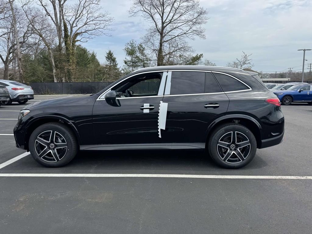 New 2026 Black Mercedes-Benz GLC 300 image 10