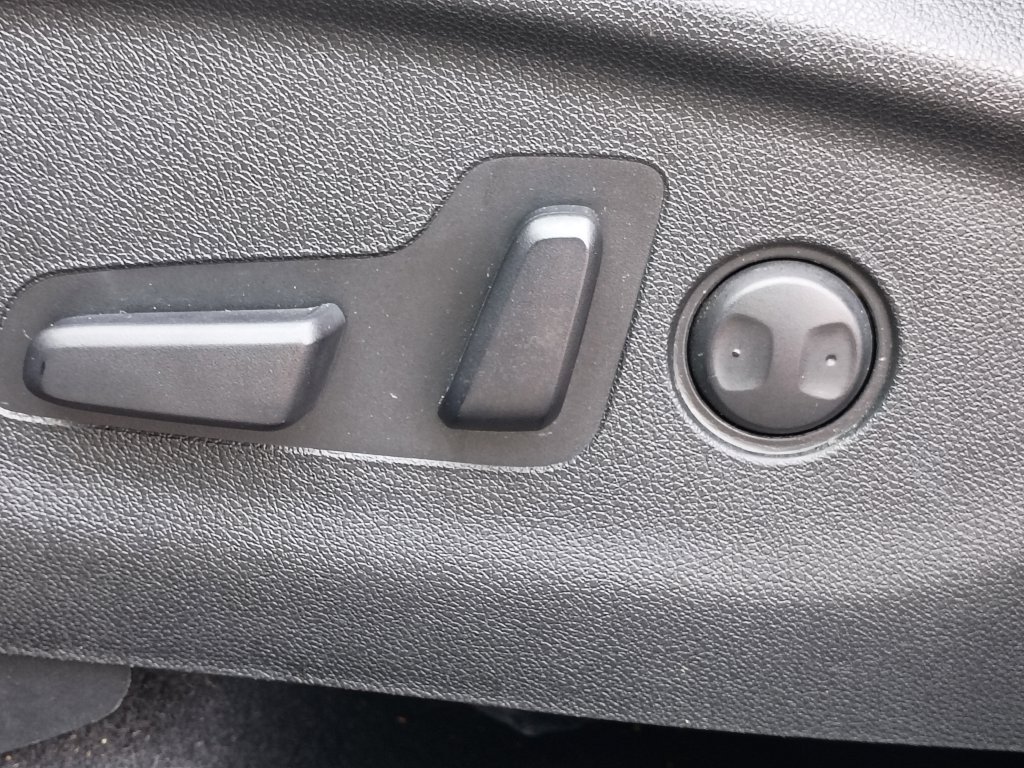 Used 2020 Black Kia LX image 15