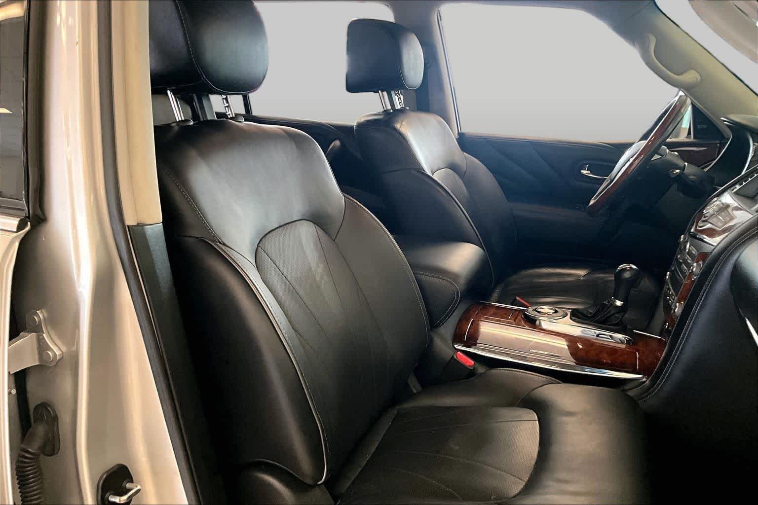 Used 2017 Liquid Platinum INFINITI  image 8