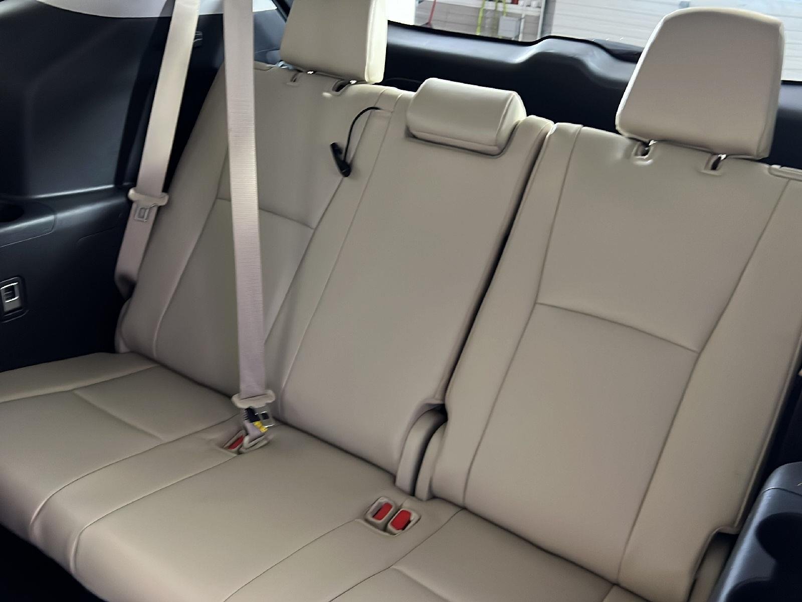 Used 2021 Blizzard Pearl Toyota Platinum image 23