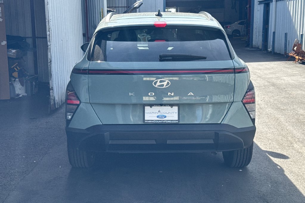 Used 2025 Green Hyundai SEL image 6