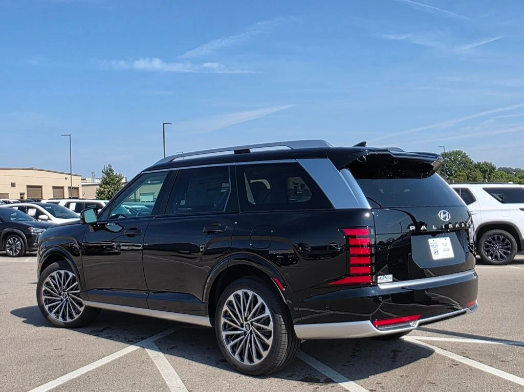New 2026 Abyss Black Pearl Hyundai Calligraphy image 6