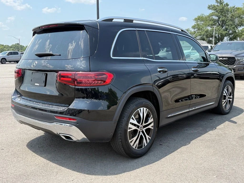 Used 2024 Black Mercedes-Benz GLB 250 image 8