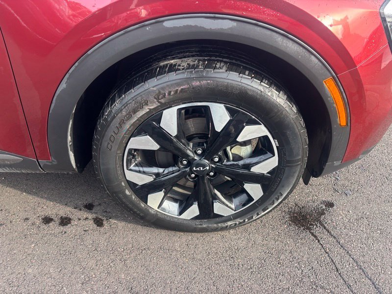 Used 2023 Red Kia X-Line image 17