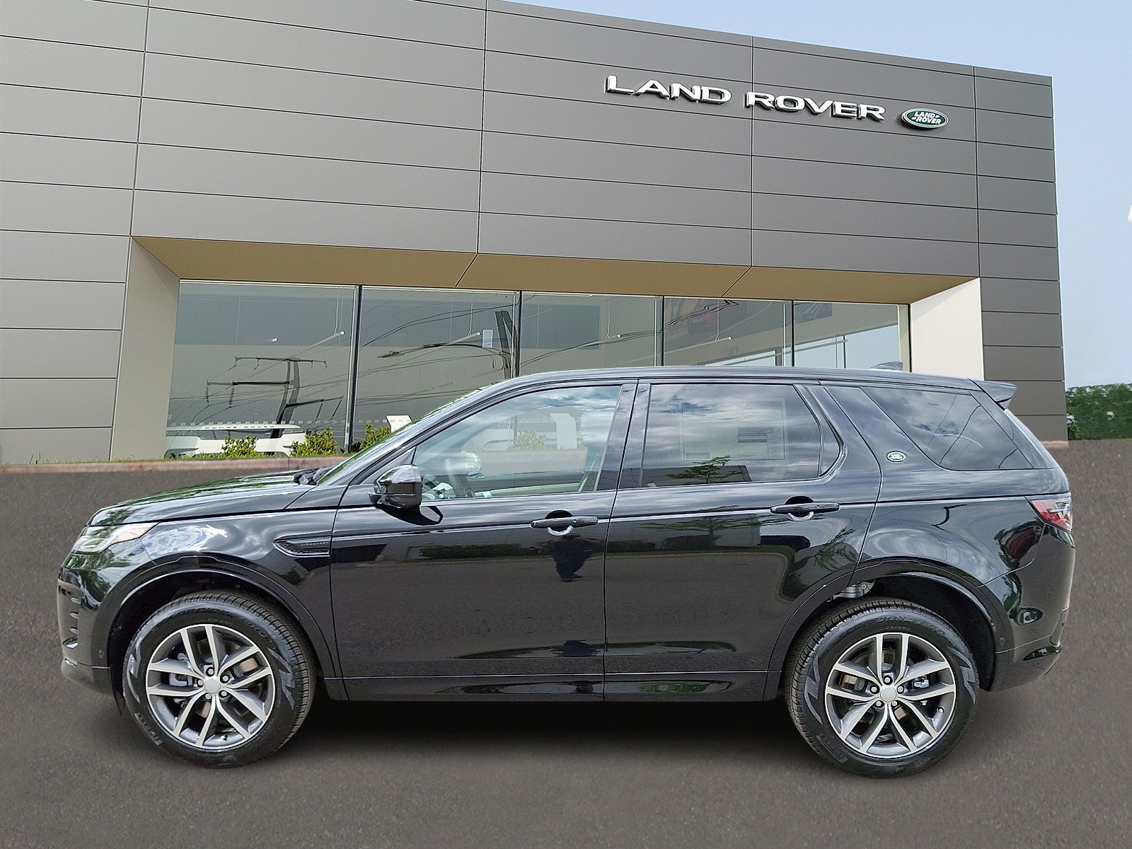 New 2026 Santorini Black Land Rover Landmark image 8