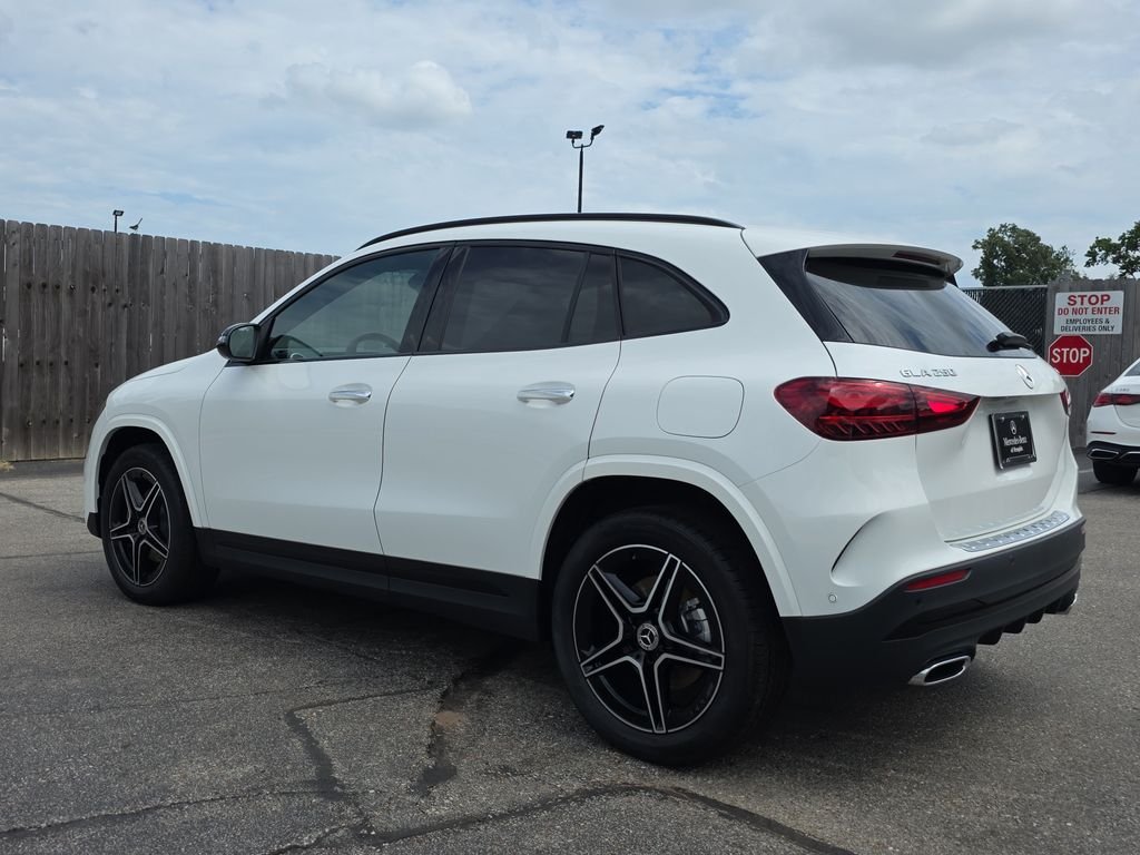 New 2026 White Mercedes-Benz GLA 250 image 3