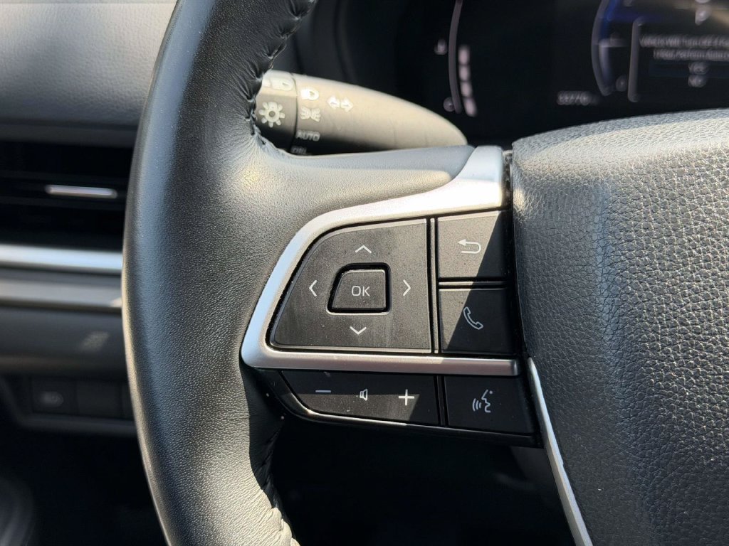 Used 2025 Black Toyota XLE image 9