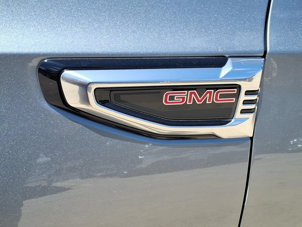2026 GMC Yukon XL Denali - Photo 10
